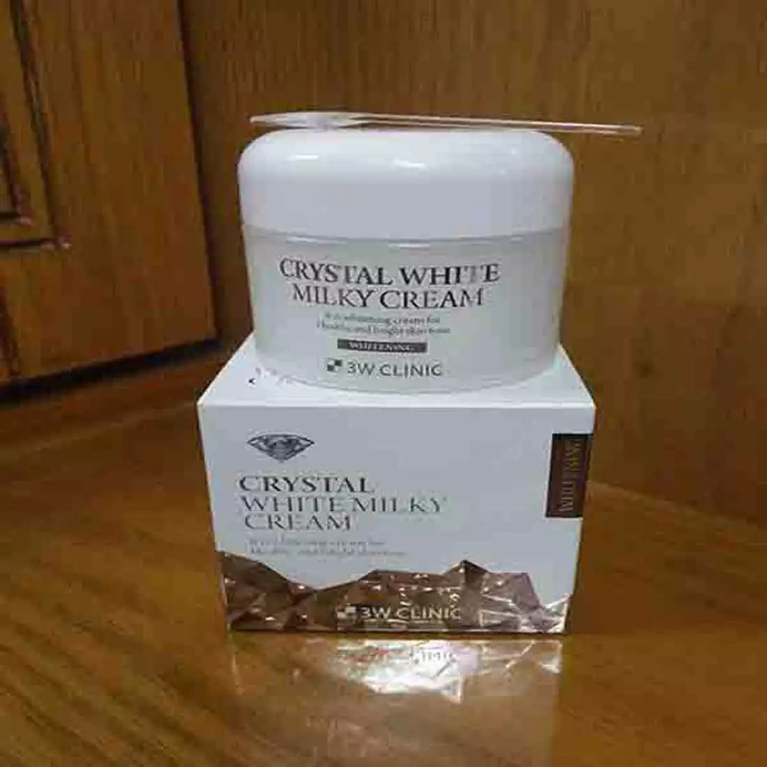 3W Clinic Crystal White Milky Cream