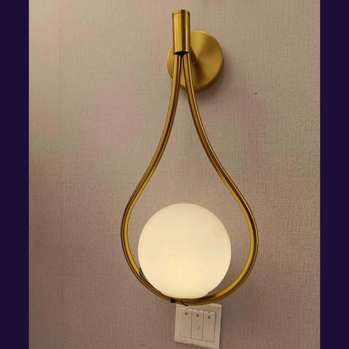 Golden Stand ball lamp